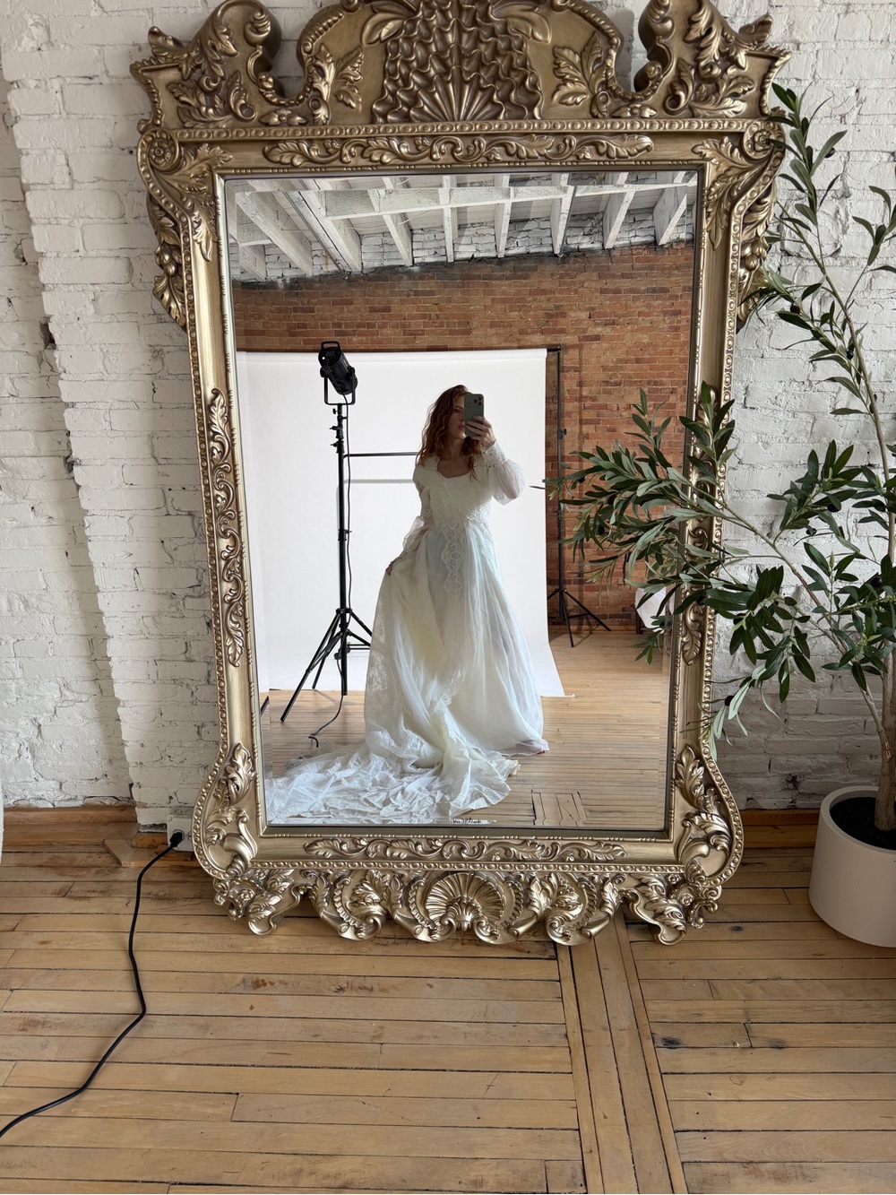 Vintage wedding gown size 4-6 small/medium